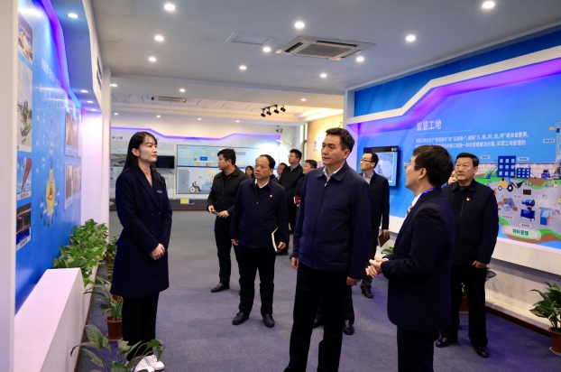 江西省委常委、南昌市委书记李红军莅临飞尚科技考察，走访董事长刘文峰先生。�